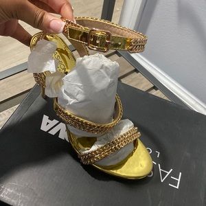 “Let’s link later” ODELE (gold) size 9
